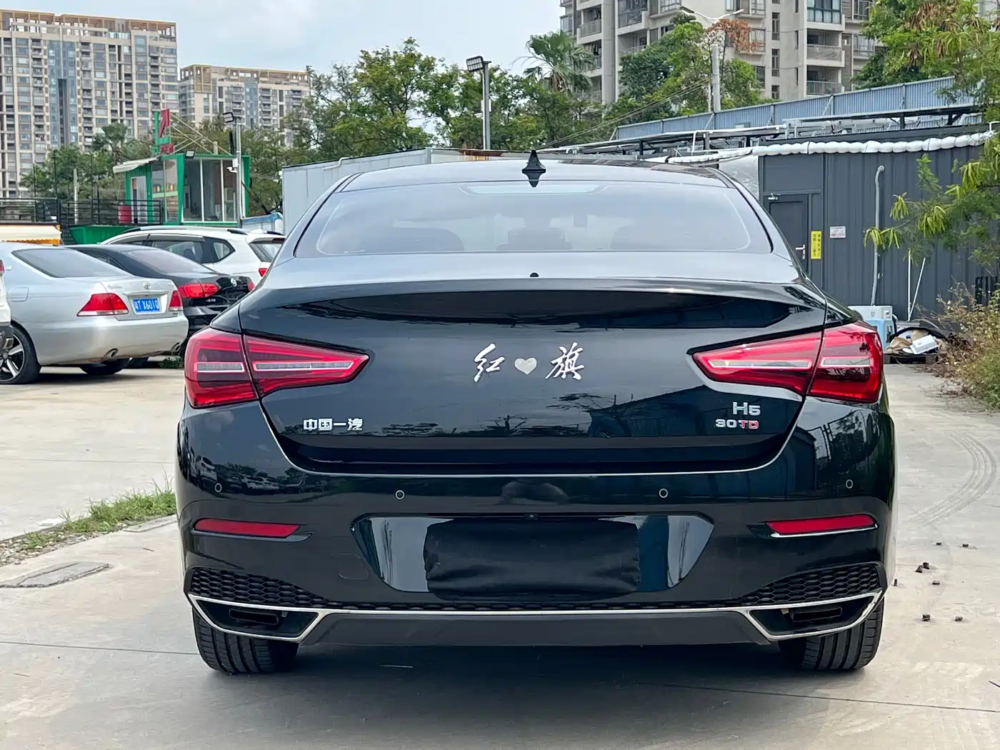 Hongqi H5 2022 Classic 1.5T DCT Flag Rhythm Edition фото 9