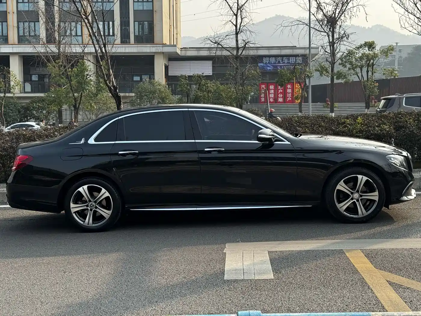 Mercedes-Benz E-Class 2016 E 200 L Sport Type фото 28
