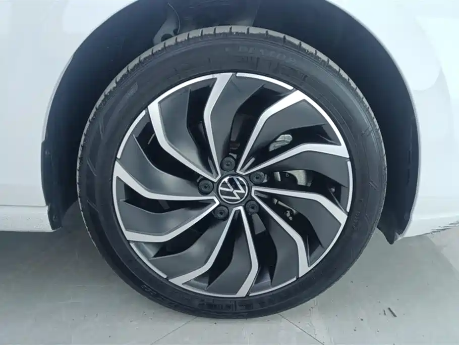 Volkswagen Golf 2023 Facelift 280TSI DSG Pro фото 6