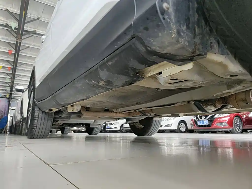 Фото 21 - Geely Coolray