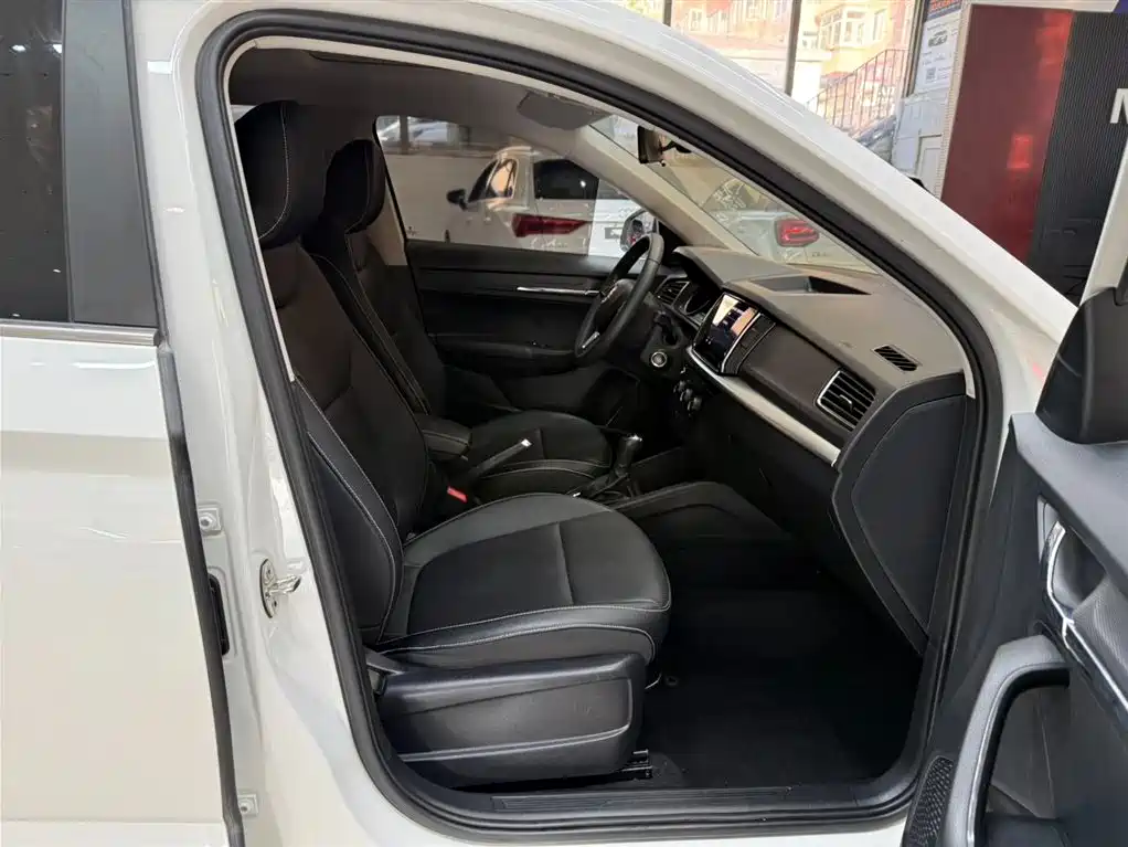 Škoda Kamiq 2022 1.5L Automatic Comfort Edition фото 20