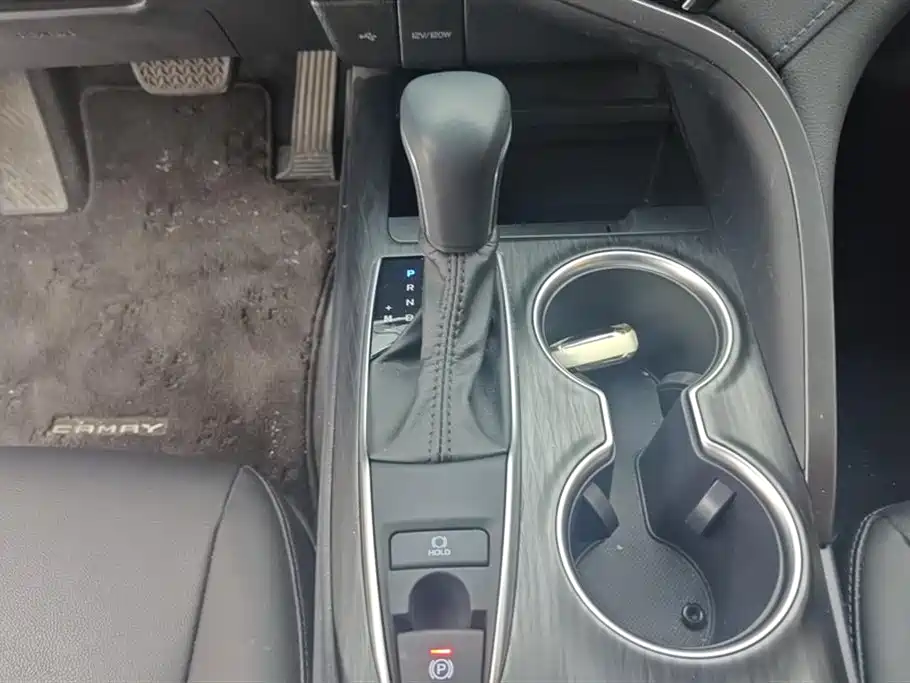 Toyota Camry 2021 2.0G Luxury Edition фото 16