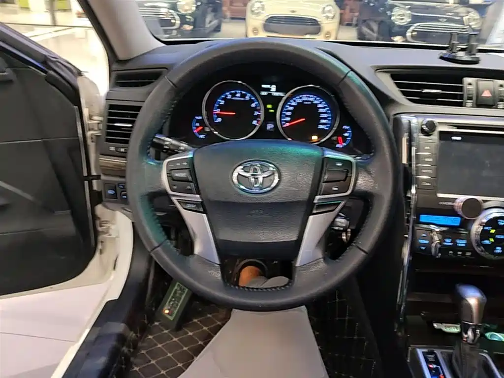 Toyota Reiz 2013 2.5V Premium Edition фото 11