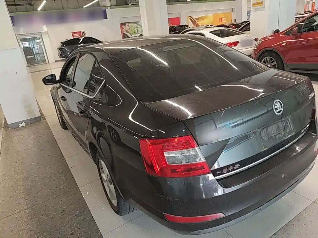 Фото 5 - Škoda Octavia