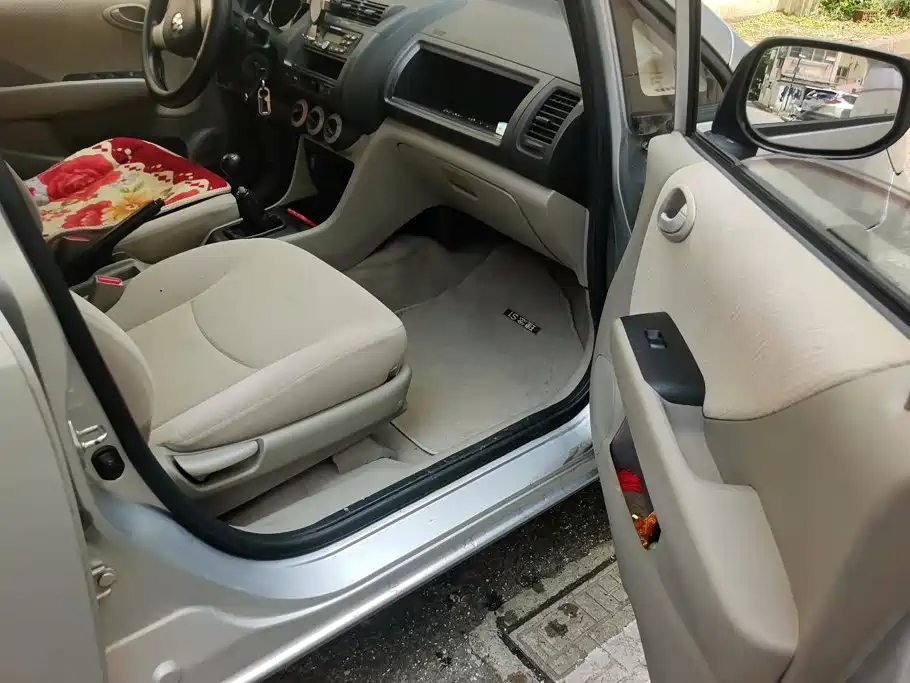 Everus S1 2012 2011 1.3L Manual Comfort