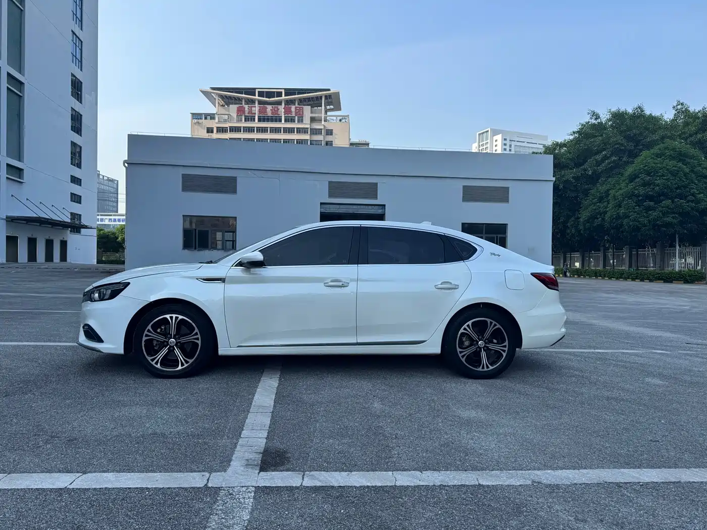 MG MG6 2017 2017 20T Automatic Luxury Smart Connect Version (China V)