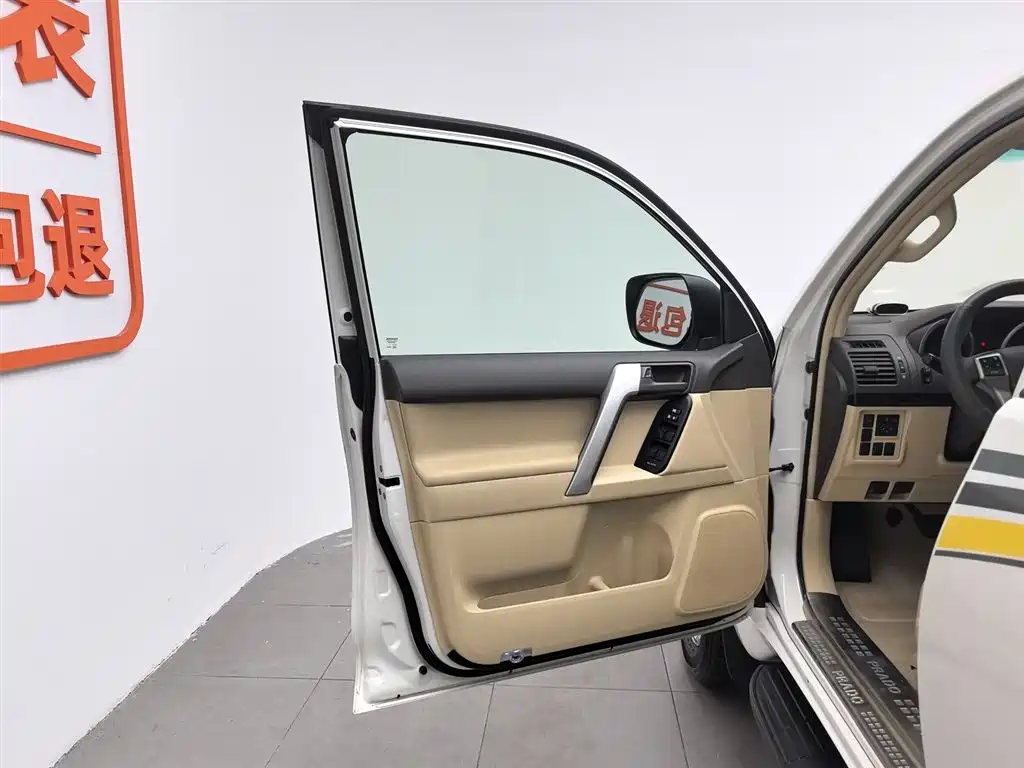 Toyota Prado 2015 2.7L Automatic Standard фото 8