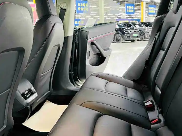 Photo 14 - Tesla Model 3