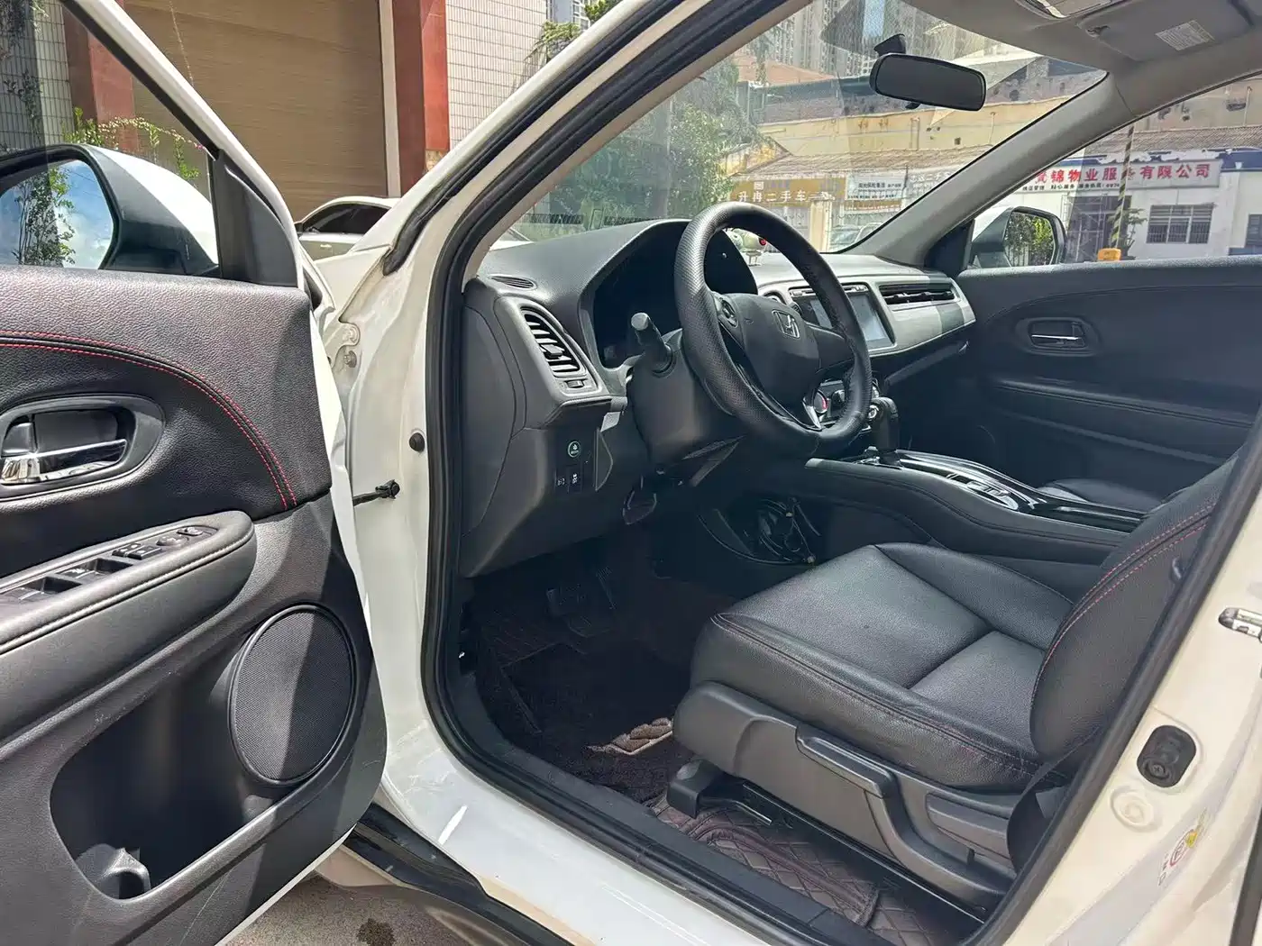 Honda Vezel 2015 2015 1.5L CVT 2WD Comfort