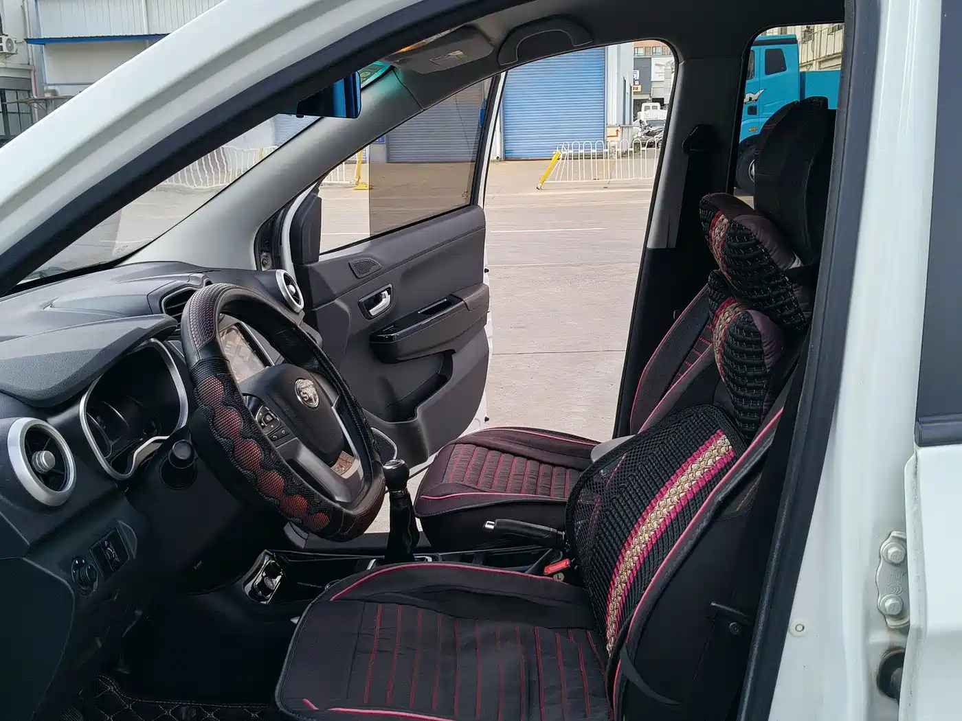 SWM Motor SWM X3 2020 2020 1.5L Manual Trend 7-seater