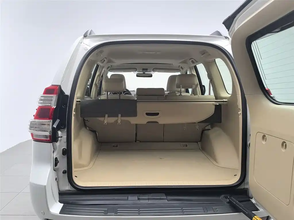 Toyota Prado 2015 2.7L Automatic Standard фото 16