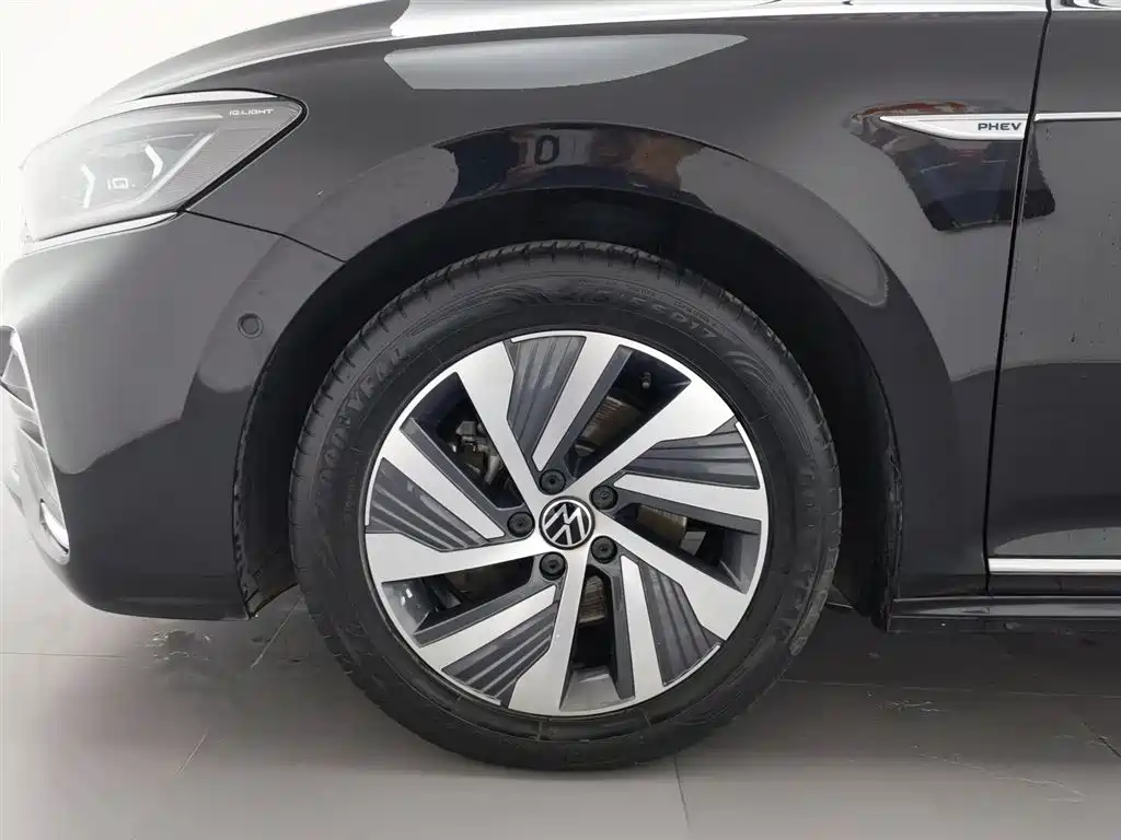 Volkswagen Passat New Energy 2023 430PHEV Hybrid Luxury фото 17