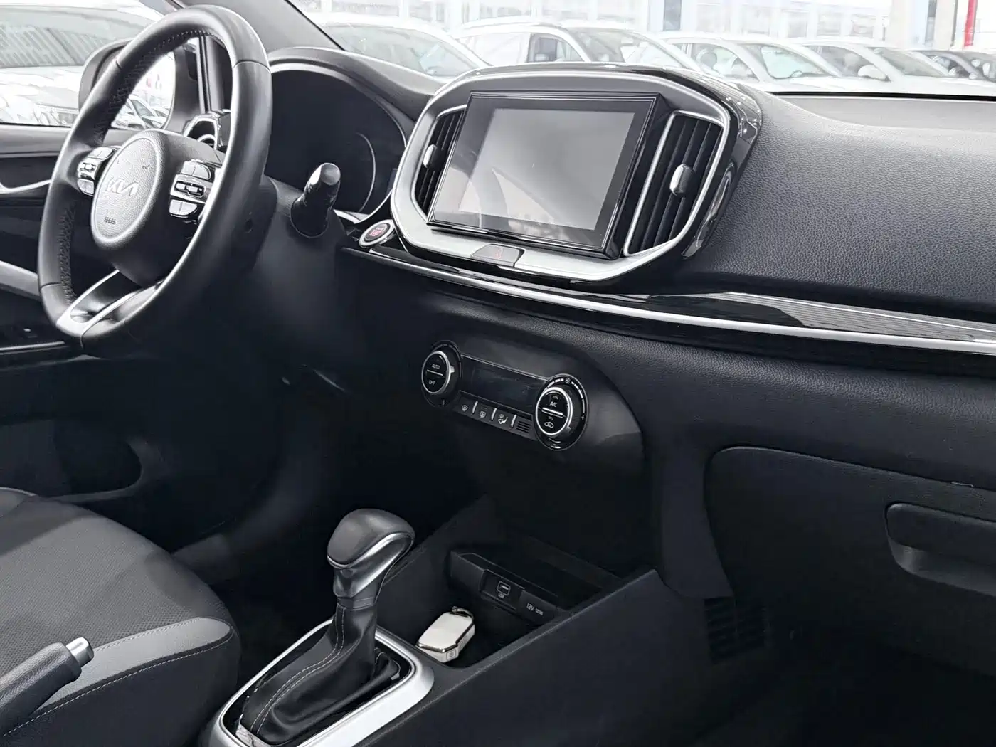 Kia KX1 2021 1.4L CVT Sunroof Version фото 5