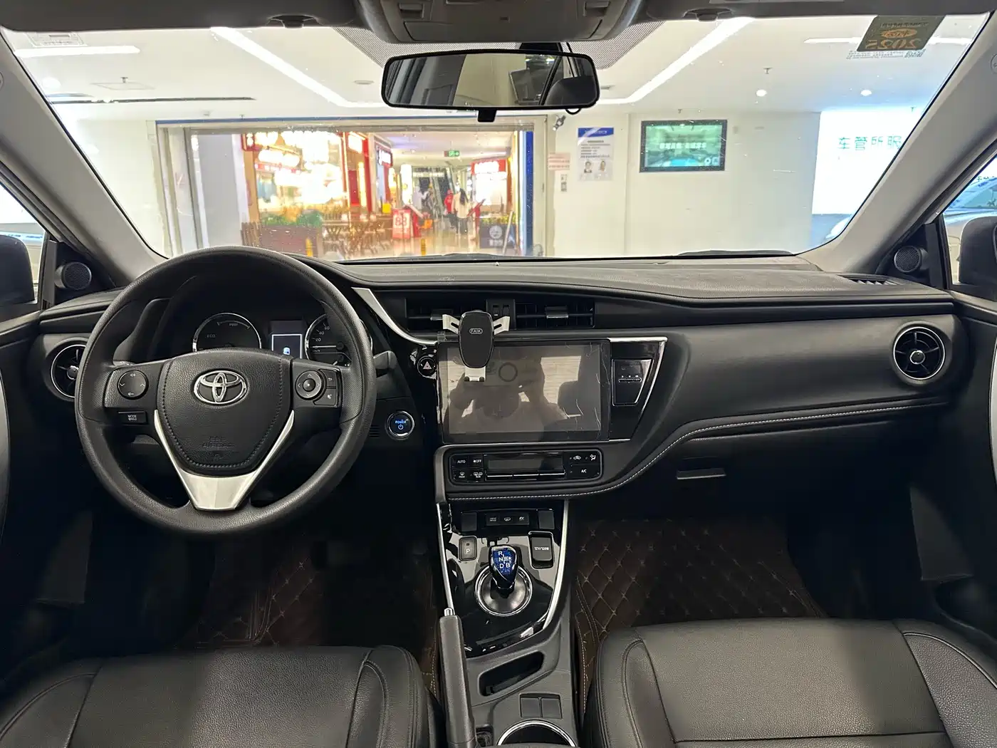 Toyota Corolla Twin Engine E+ 2019 1.8L E-CVT Leading Edition фото 16
