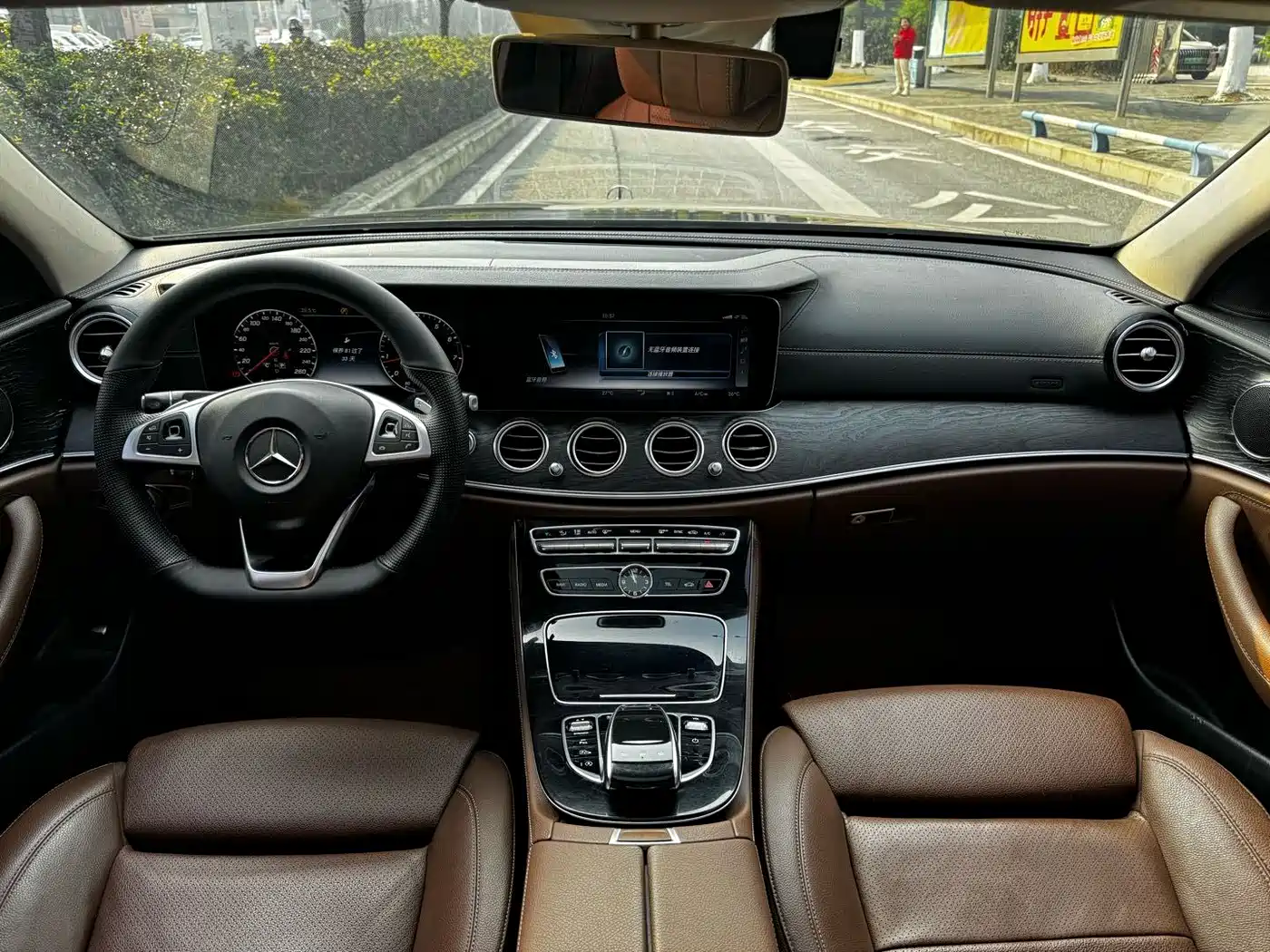Mercedes-Benz E-Class 2016 E 200 L Sport Type фото 15