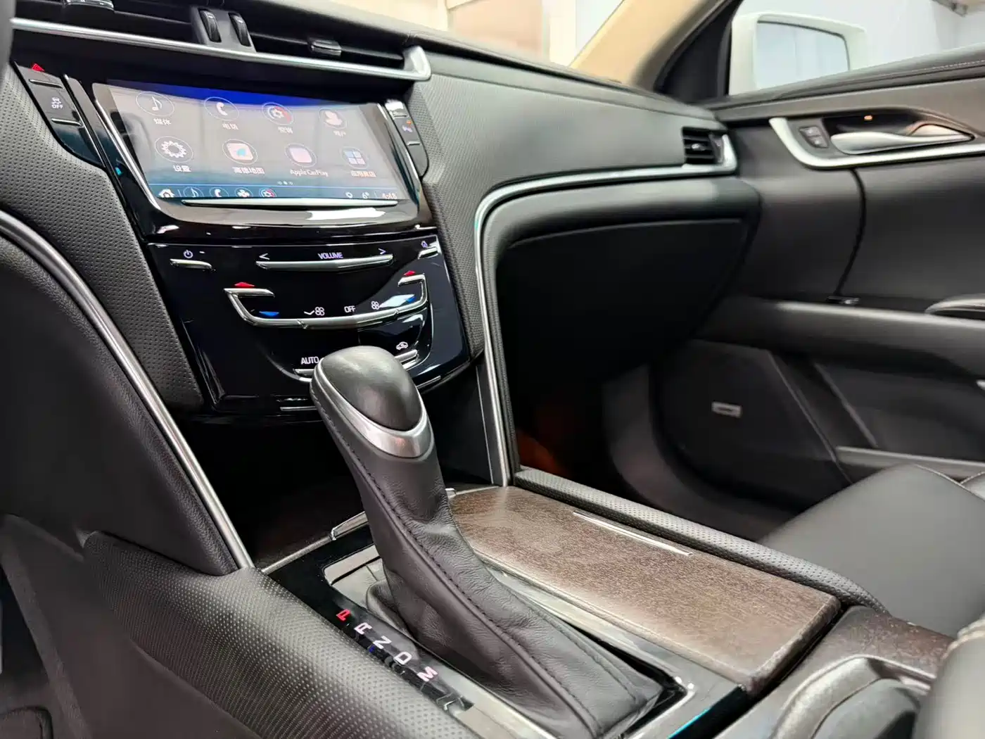Cadillac XTS 2018 28T Technology фото 10