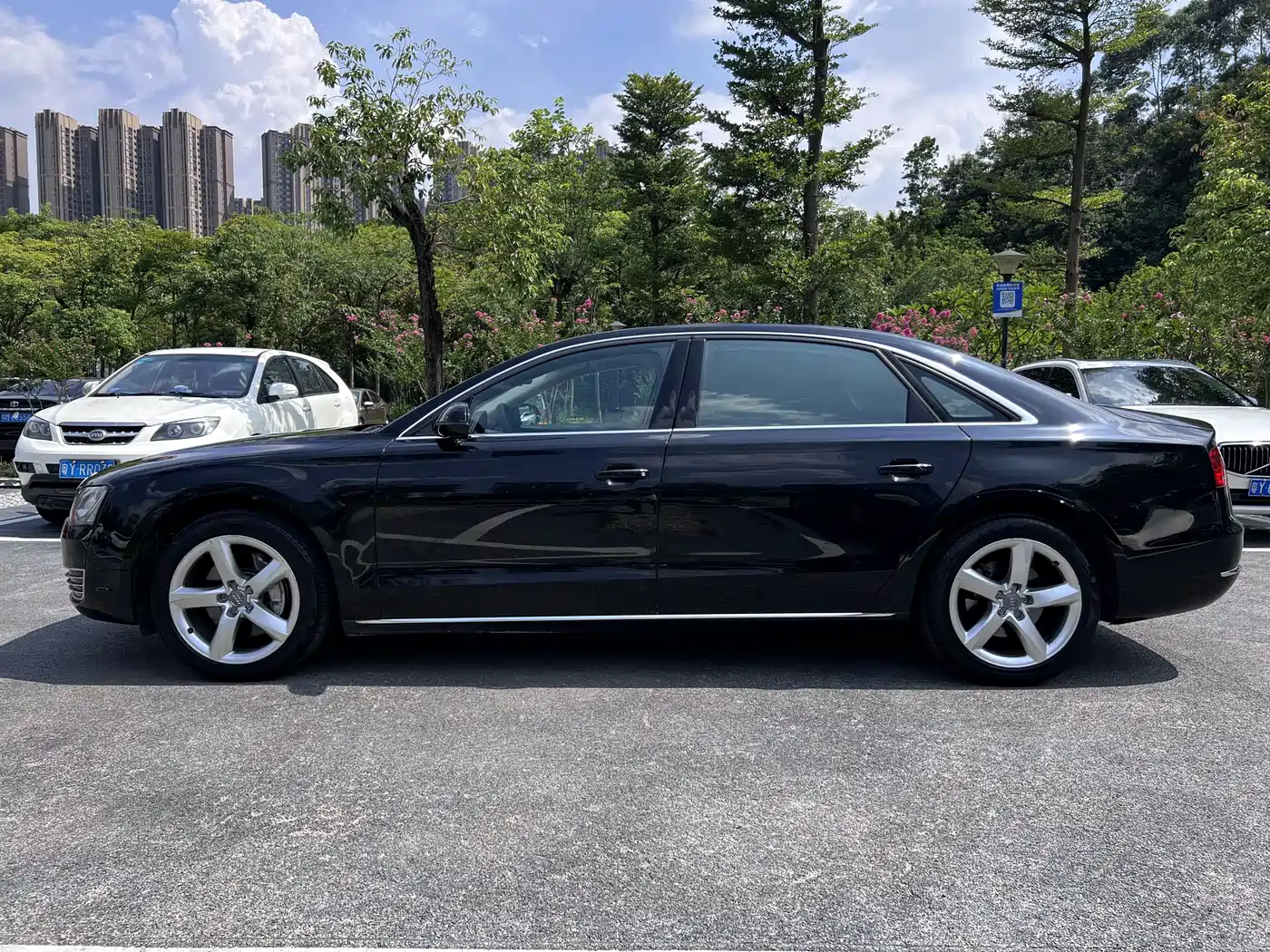 Audi A8 2012 A8L 45 TFSI quattro Luxury фото 15