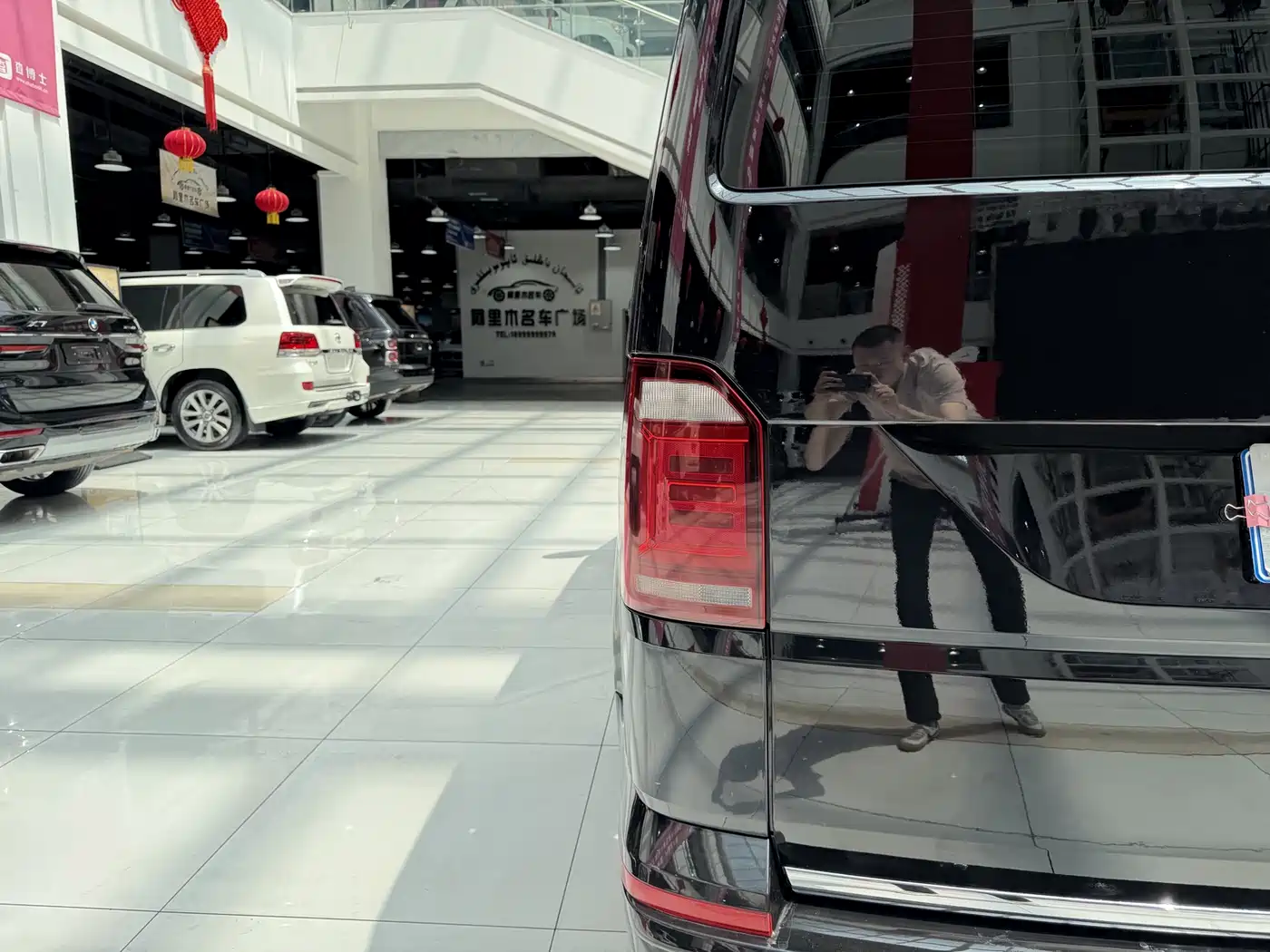 Volkswagen Multivan 2019 2019 2.0TSI 4WD Premium 7-seater