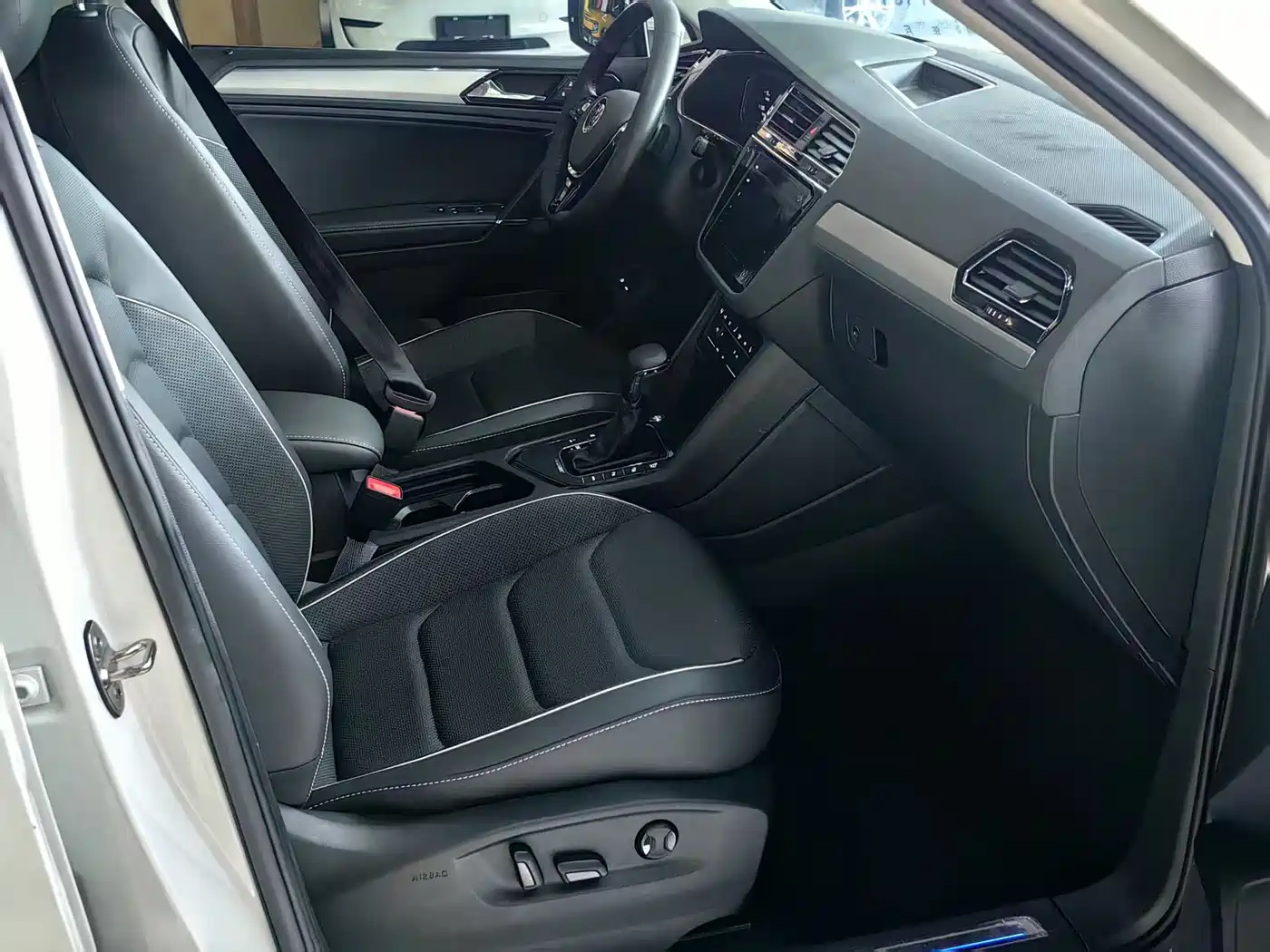 Volkswagen Tiguan L PHEV 2021 430PHEV Plug-in Hybrid Flagship фото 13