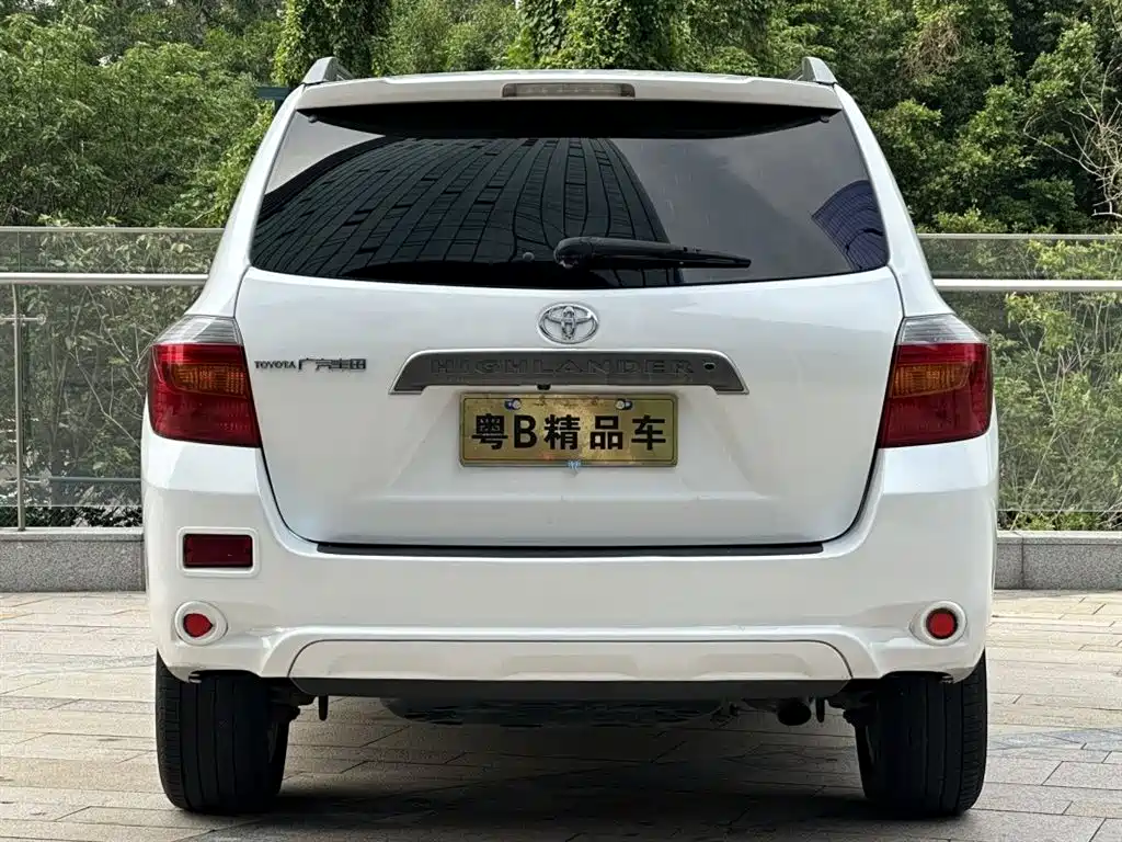 Toyota Highlander 2011 2.7L 2WD 7-seat Luxury фото 4