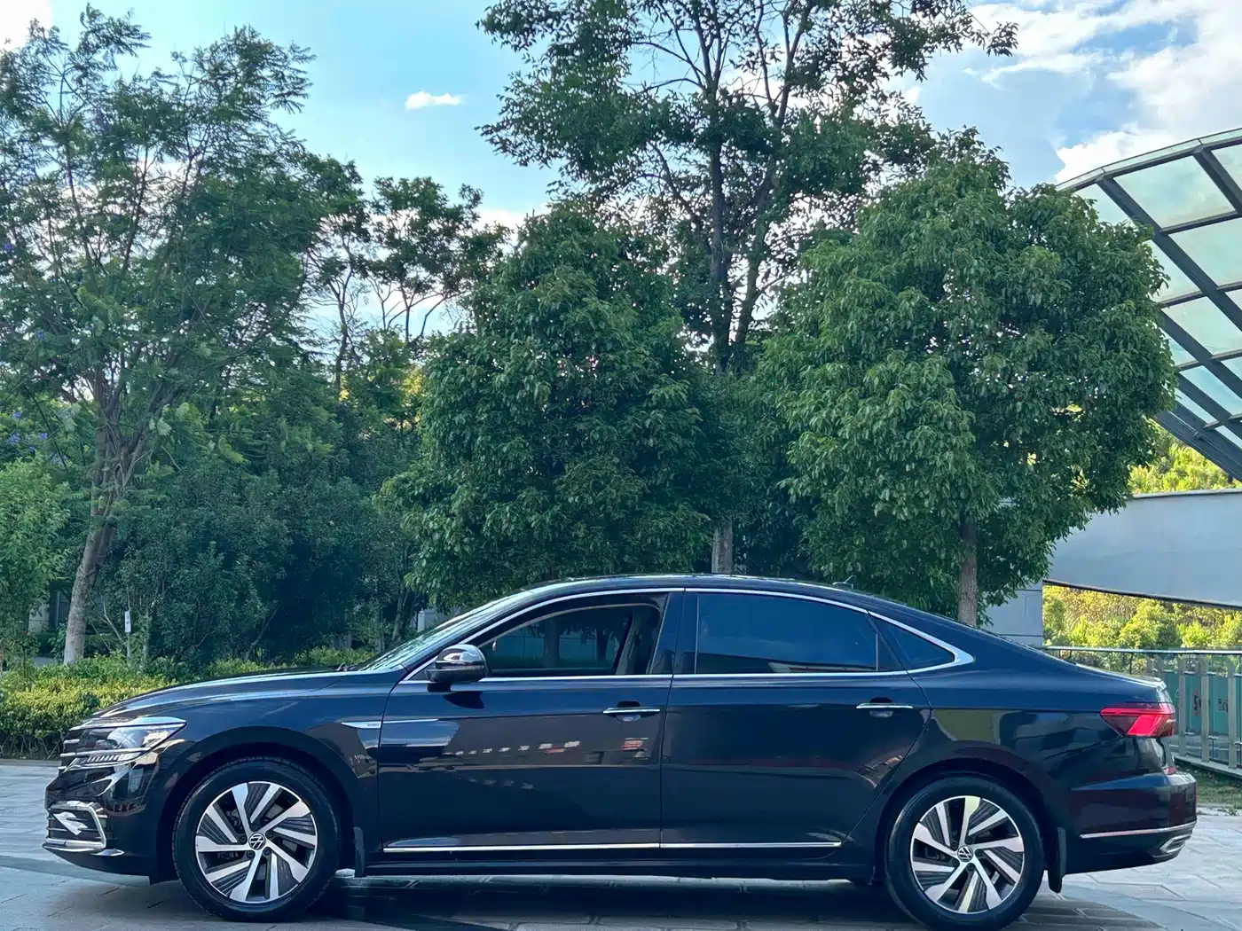 VOLKSWAGEN PASSAT NEW ENERGY