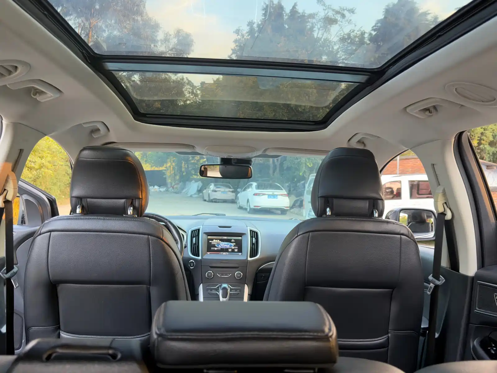 Фото 16 - Ford Edge