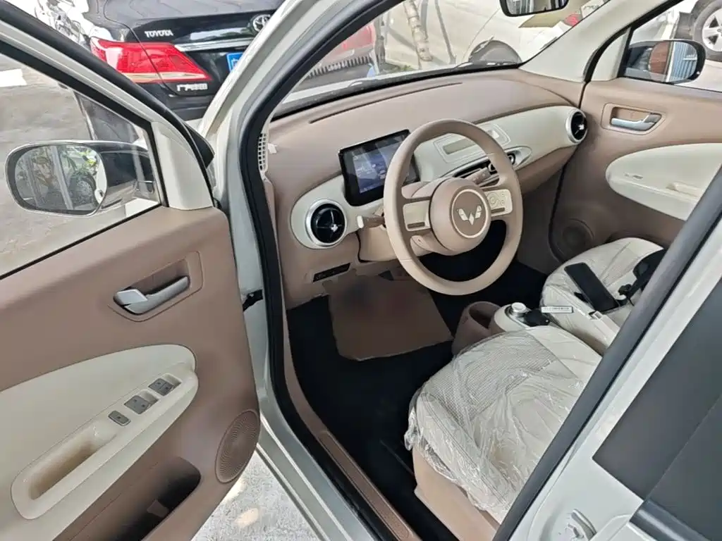 Wuling Motors Hongguang MINIEV 2026 2025 4-Door Advanced