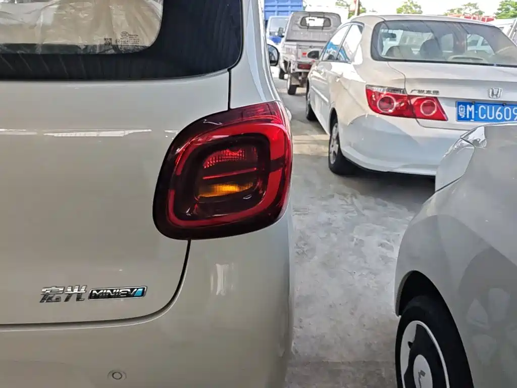 Wuling Motors Hongguang MINIEV 2026 2025 4-Door Advanced