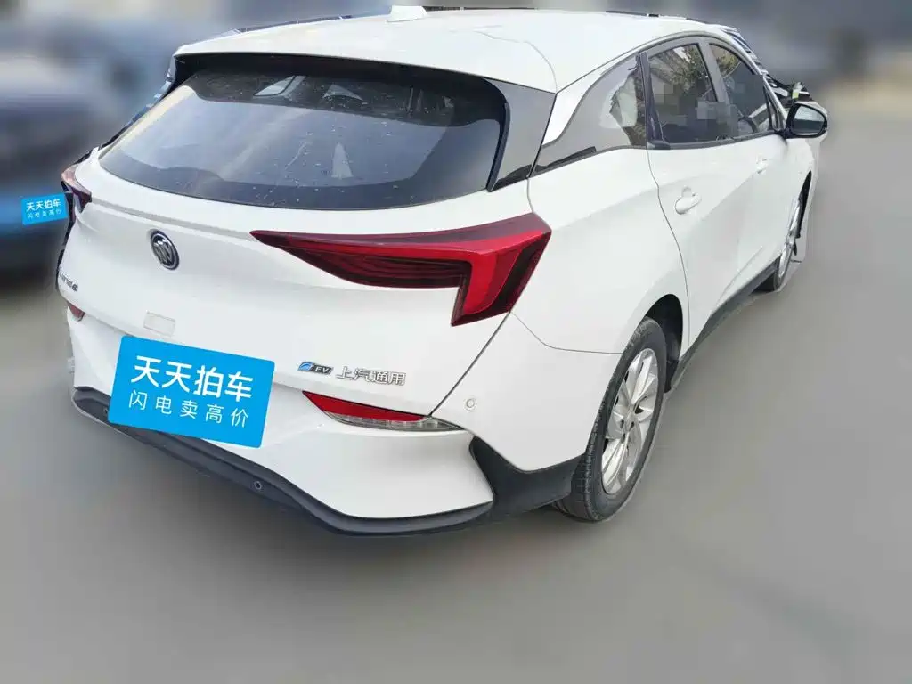 Photo 2 - Buick Velite 6