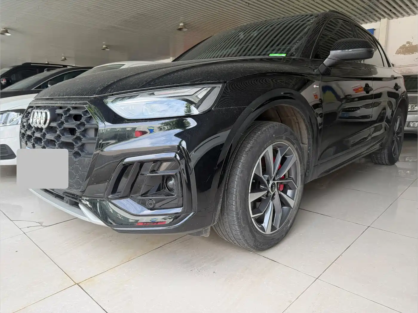 Audi Q5L 2024 Model 40 TFSI Luxury Dynamic фото 3