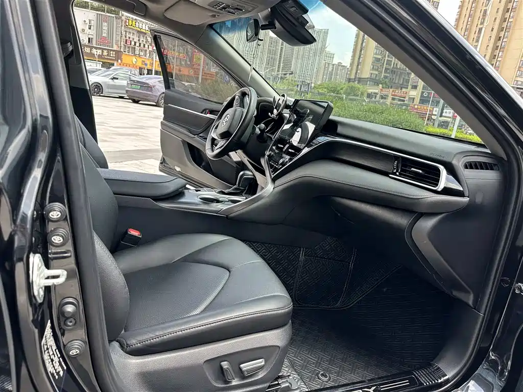 Toyota Camry 2021 2.0G Luxury Edition фото 12