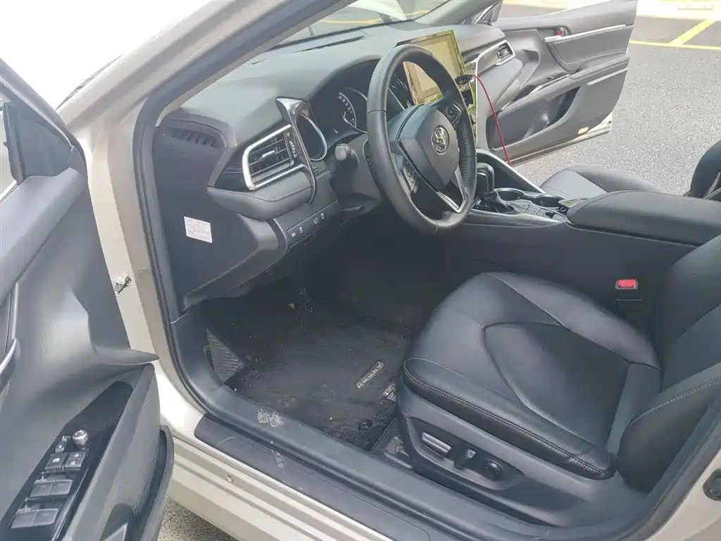 Toyota Camry 2021 Hybrid 2.5HGVP Leading Edition фото 12