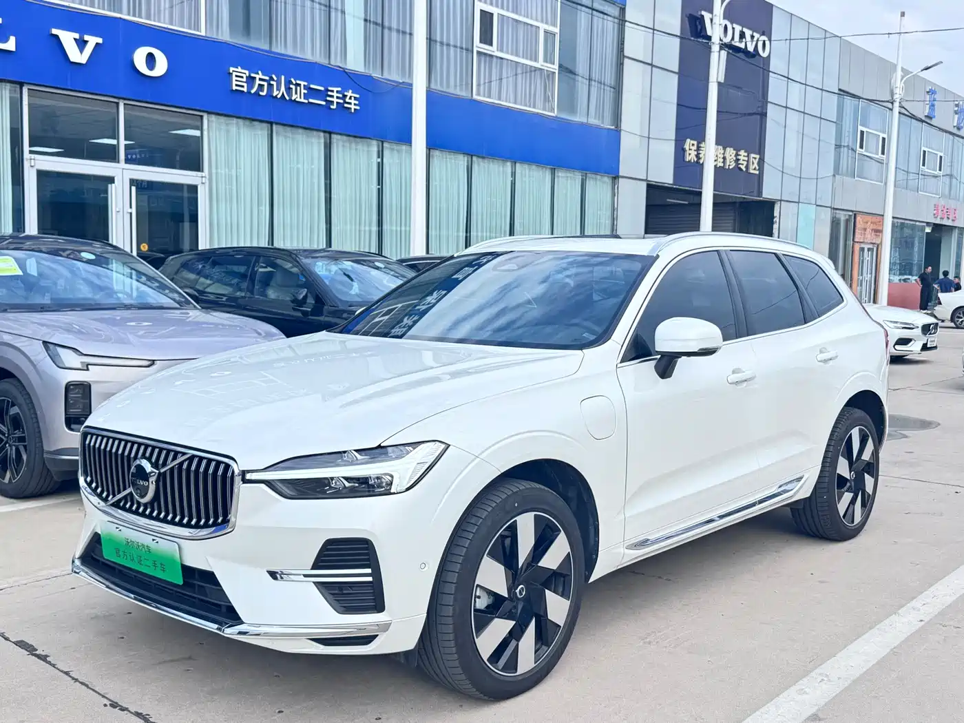 Volvo XC60 Plug-in Hybrid 2024 2024 T8 PHEV Long Range AWD Smart Elite Luxury Edition
