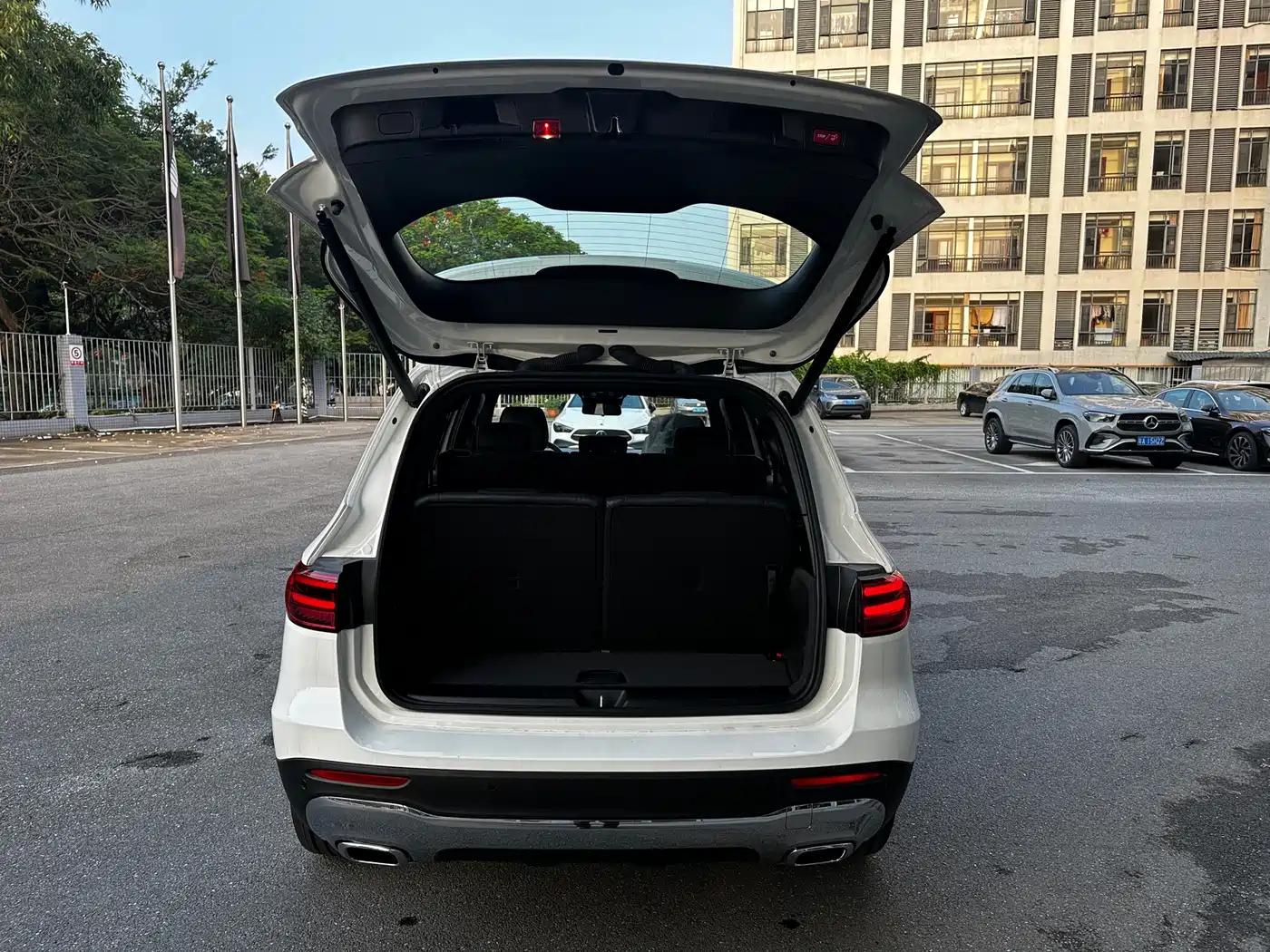 Mercedes-Benz GLB 2025 Model GLB 220 Fashion Style фото 10