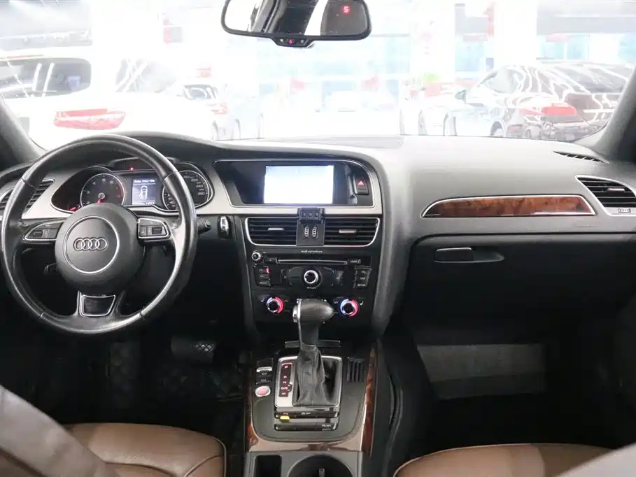 Audi A4L 2016 35 TFSI Automatic Comfort фото 5