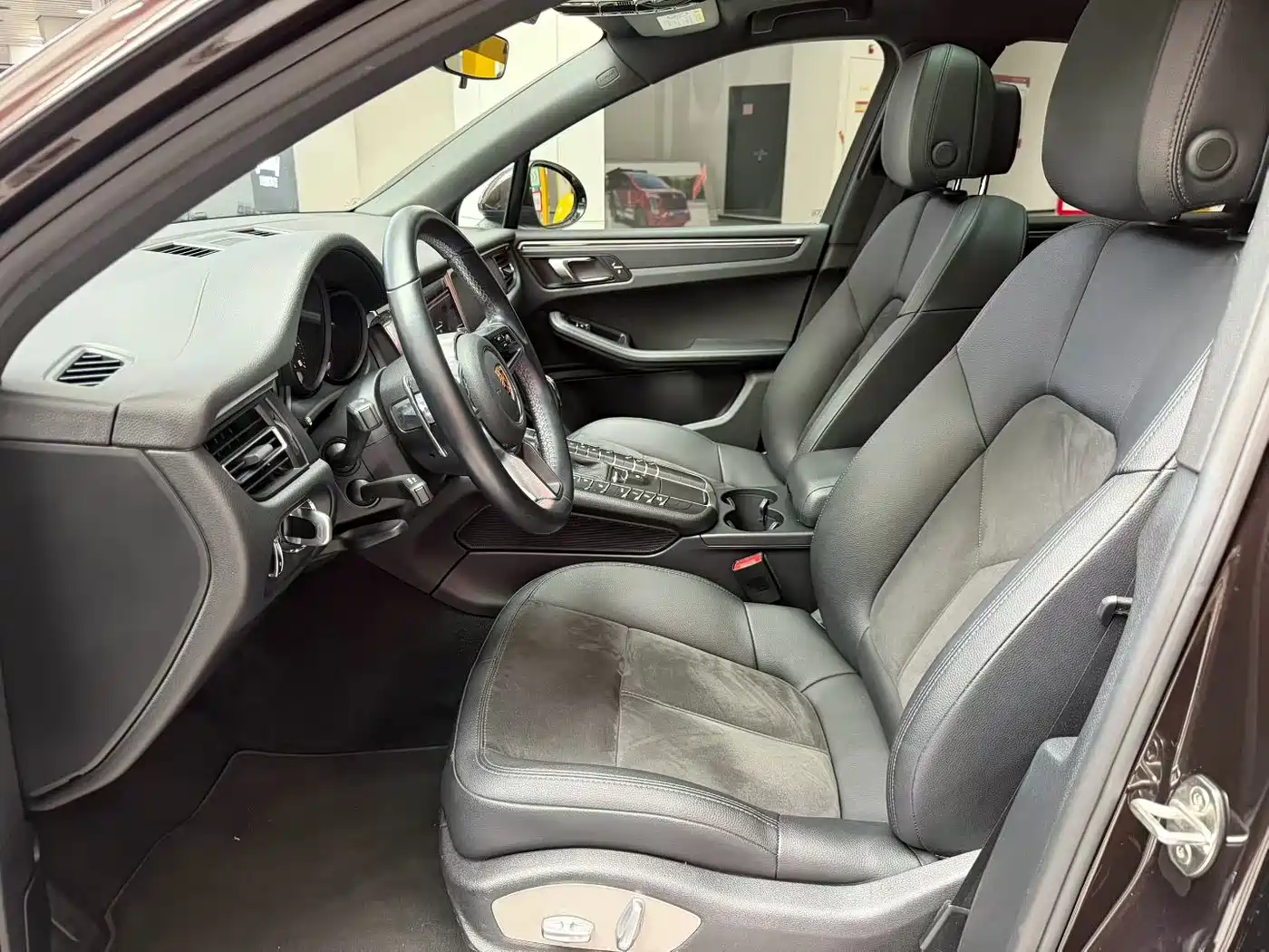 Porsche Macan 2018 Macan 2.0T фото 8