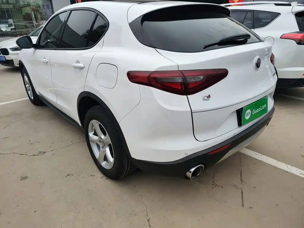 Alfa Romeo Stelvio 2019 2017 2.0T 200HP Elite