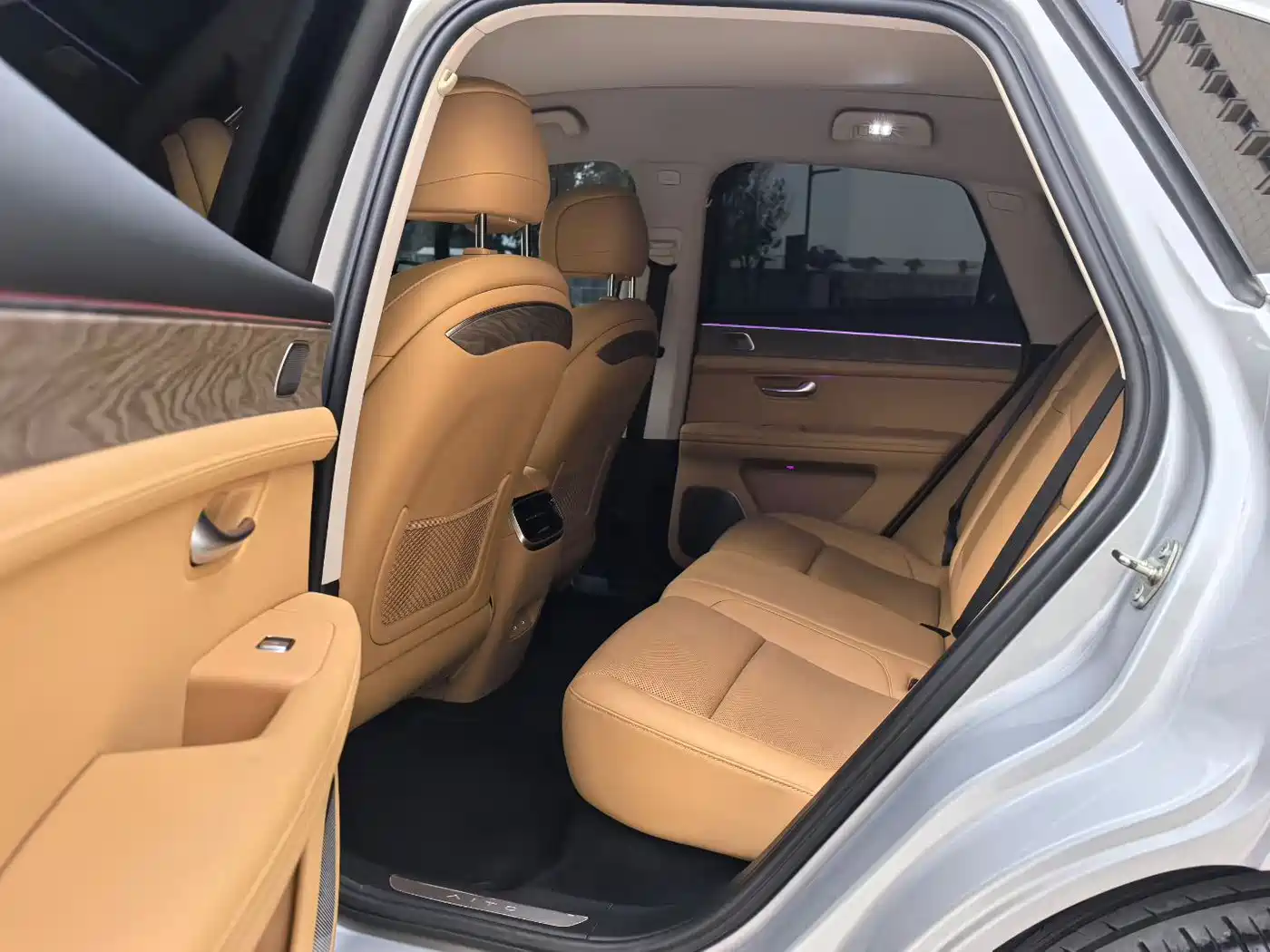 AITO Wenjie AITO M5 2022 Extended Range AWD Ultimate Edition фото 5
