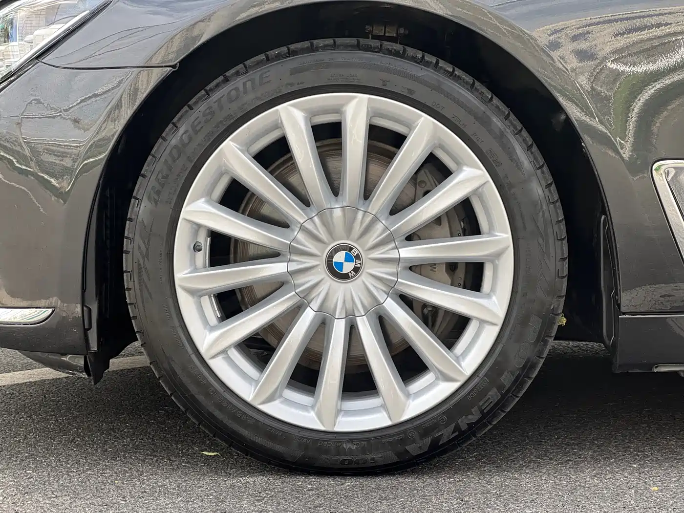 BMW 7 Series 2017 740Li Leading Edition фото 8