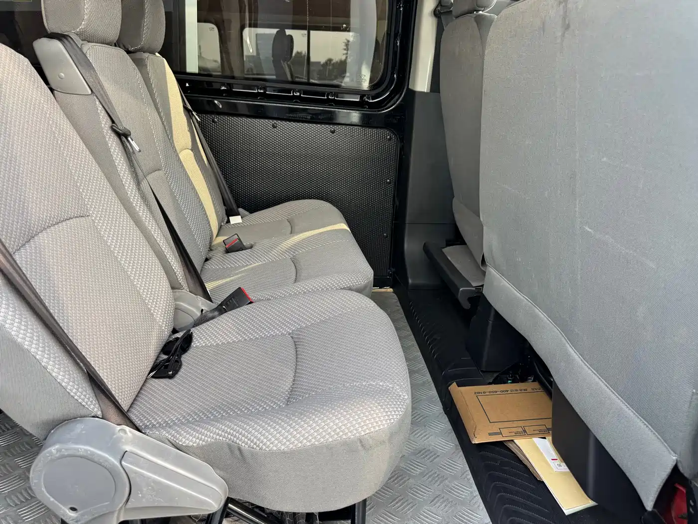 Ford Transit 2023 2022 Model 2.0T Automatic Gasoline Business Travel Luxury Edition Medium Wheelbase Medium Roof 10-12 Seater China VI