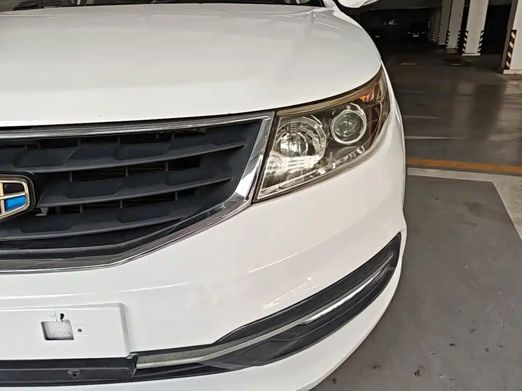 Фото 24 - Geely Vision