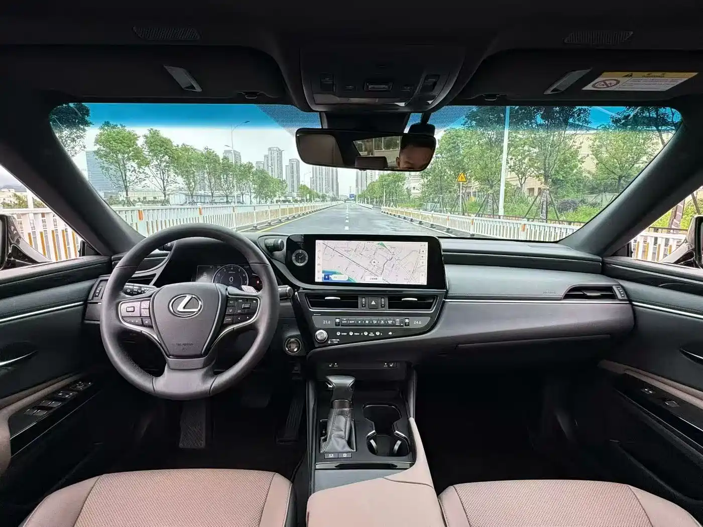 Lexus ES 2023 200 Excellence Edition фото 5