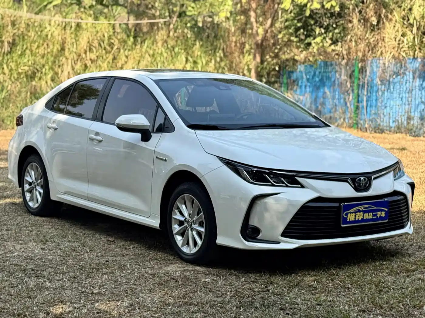 Toyota Corolla 2021 Hybrid 1.8L E-CVT Elite Edition фото 3