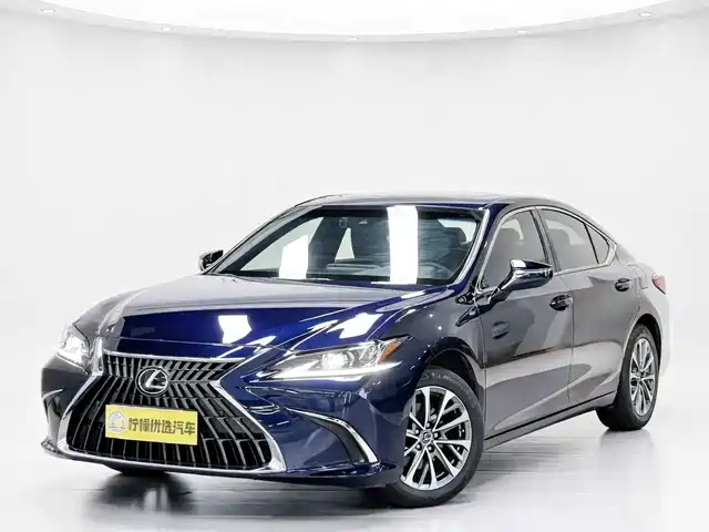 Lexus ES 2022