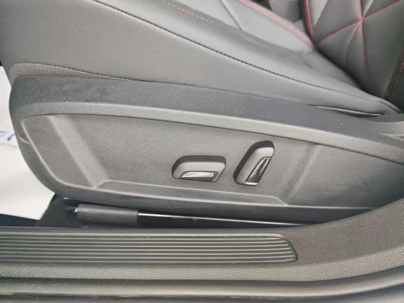 Volkswagen Lavida 2024 Model 300TSI DSG Starlight Leading Edition фото 12