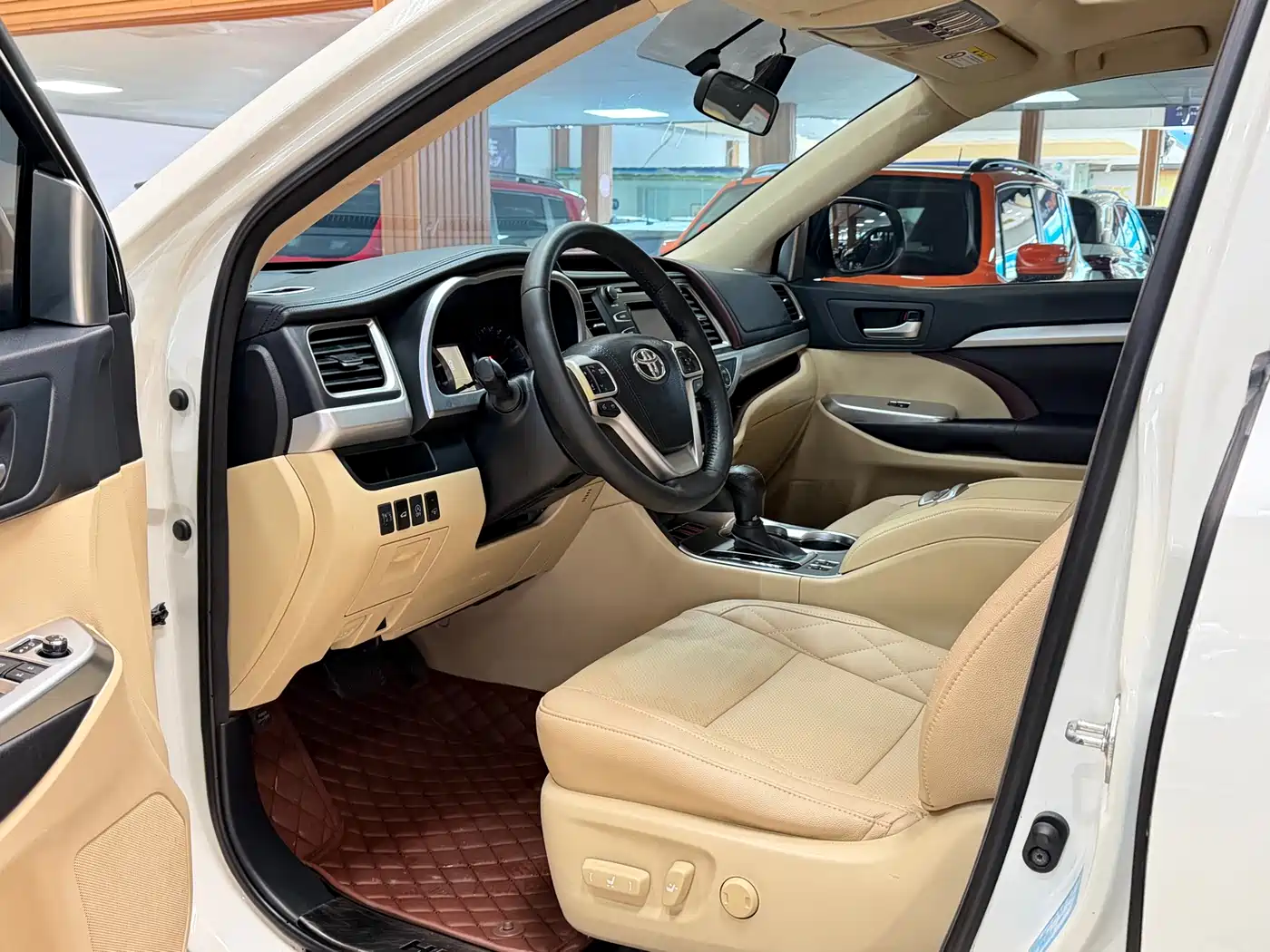 Toyota Highlander 2015 2.0T FWD Luxury Edition 7-seater фото 4