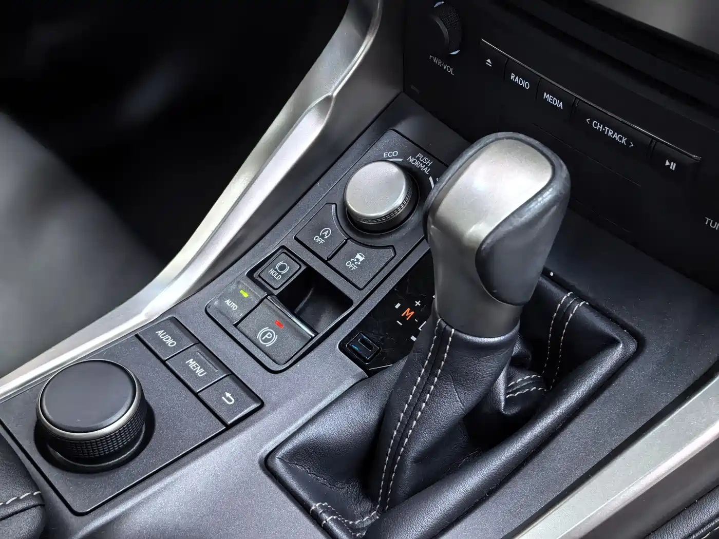 Lexus NX 2015 200t AWD F Sport фото 24