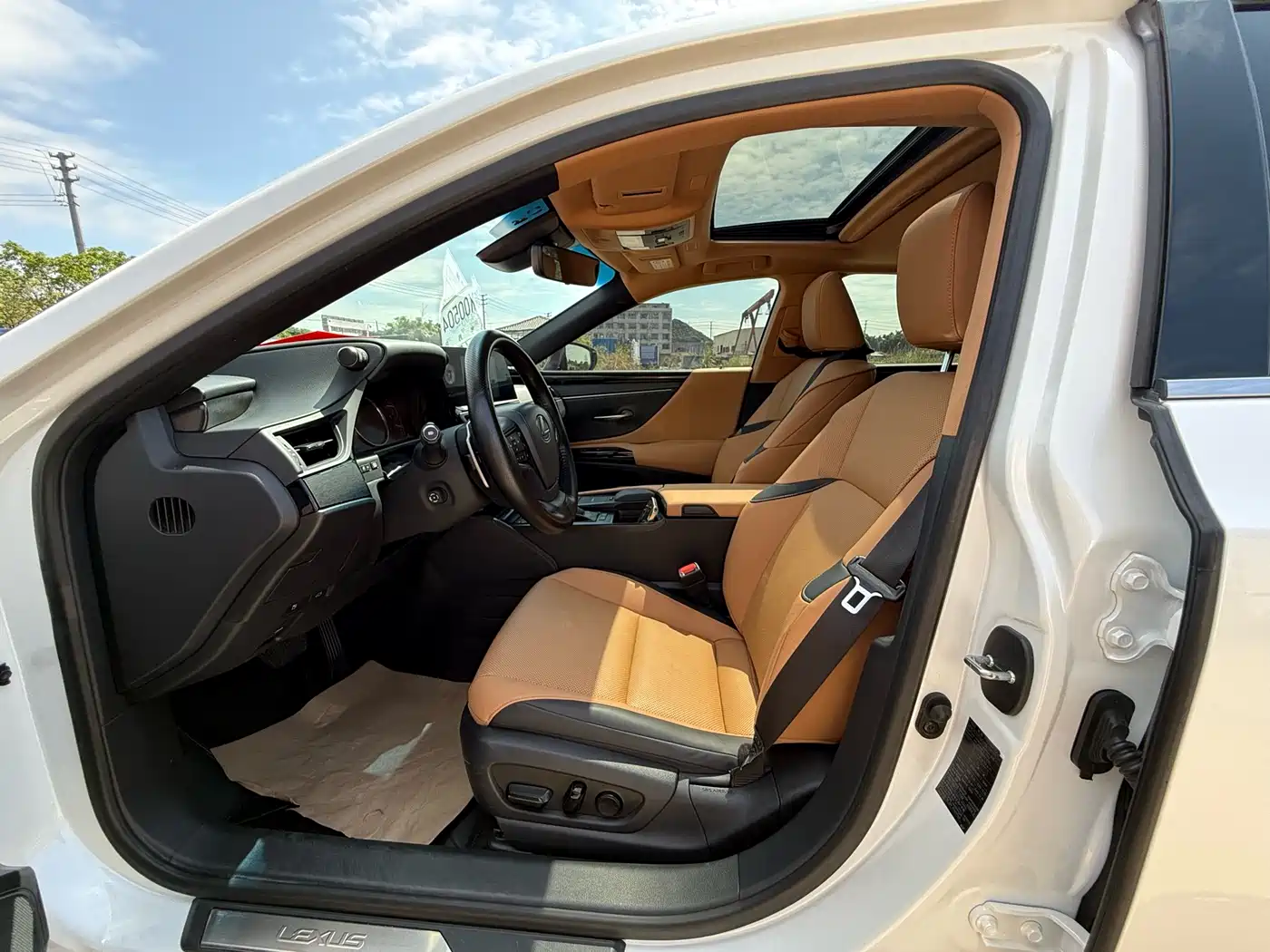 Lexus ES 2024 200 Premium Edition фото 4