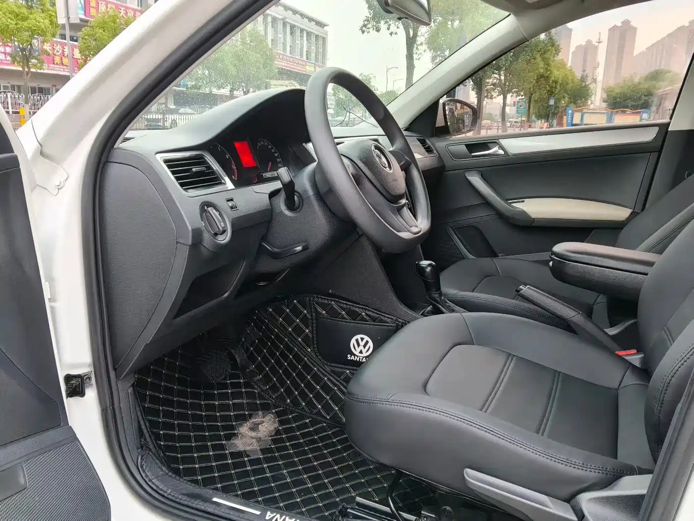 Volkswagen Santana 2016 1.6L Automatic Trend Edition фото 4