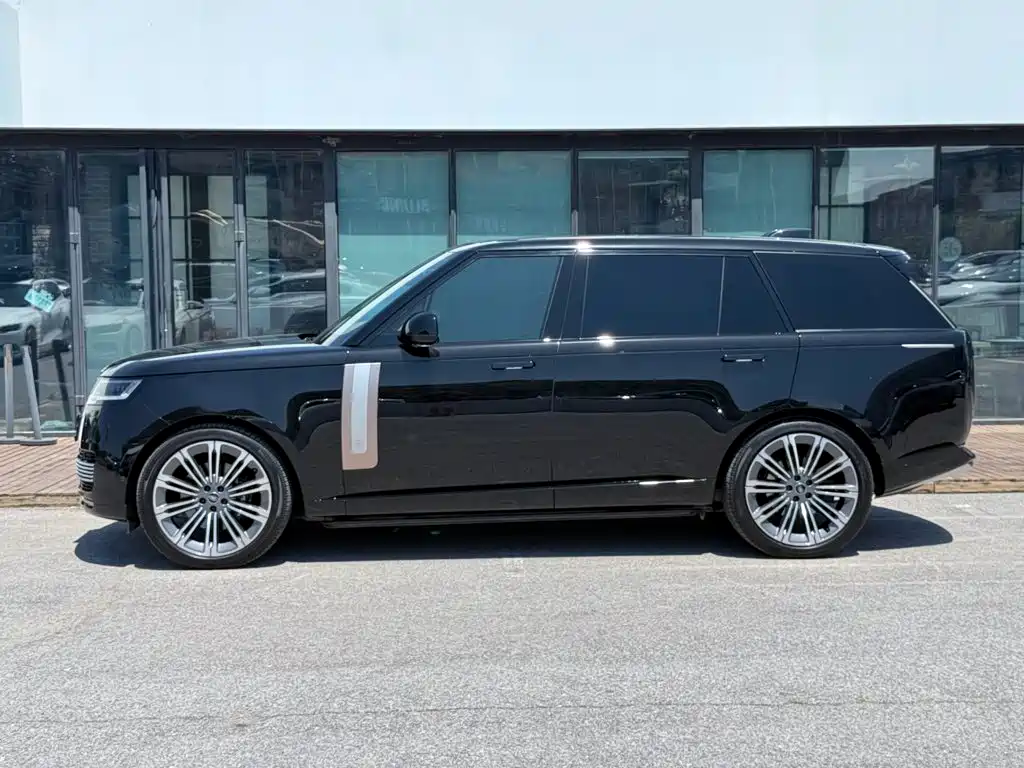 Land Rover Range Rover 2025 2025 3.0 L6 400PS Genesis Extended Wheelbase